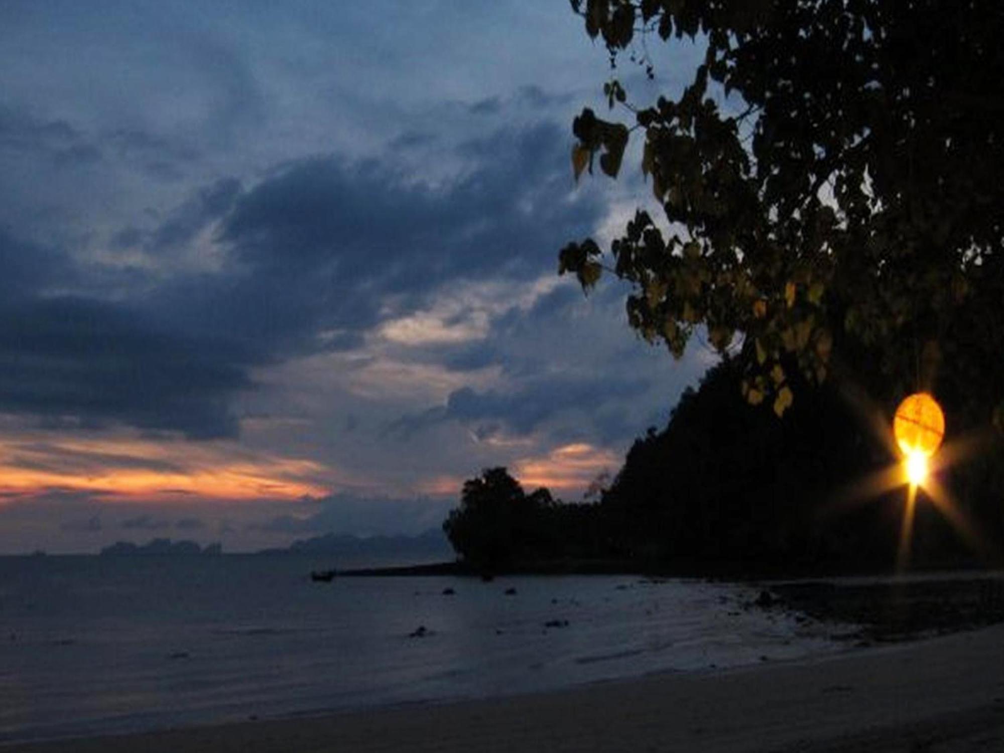 Bonhomie Beach Cottage Koh Jum Bagian luar foto